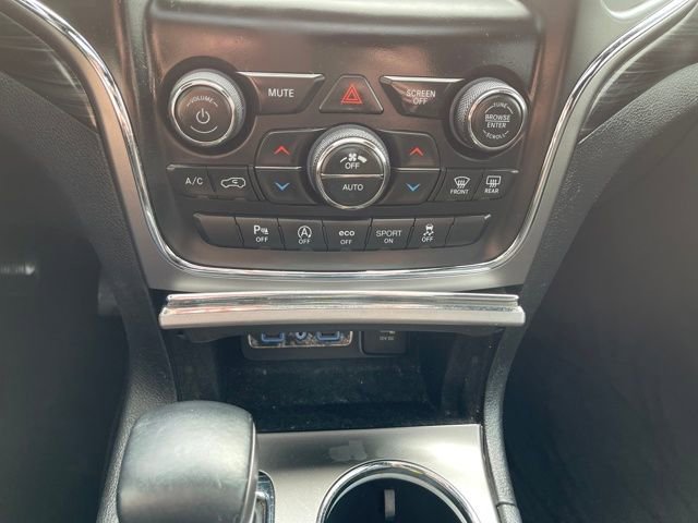 Used 2019 Jeep Grand Cherokee Laredo image 18