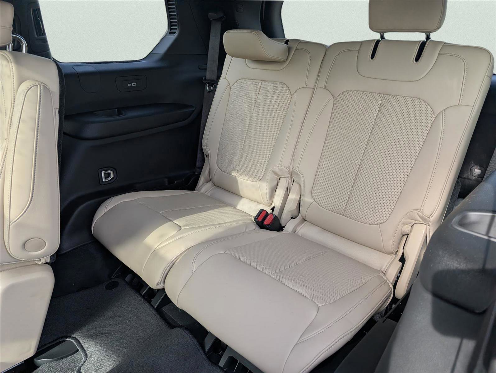 New 2025 Jeep Grand Cherokee L Limited w/ Luxury Tech Group II RWD image 37