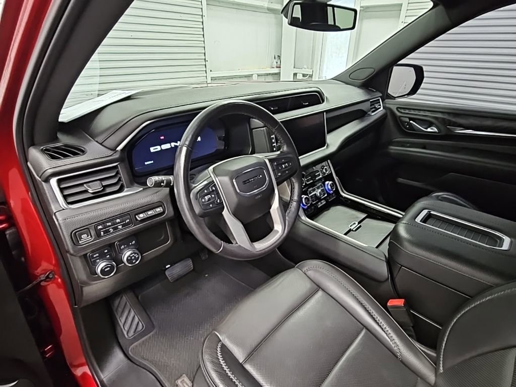 Used 2022 GMC Yukon XL Denali image 12