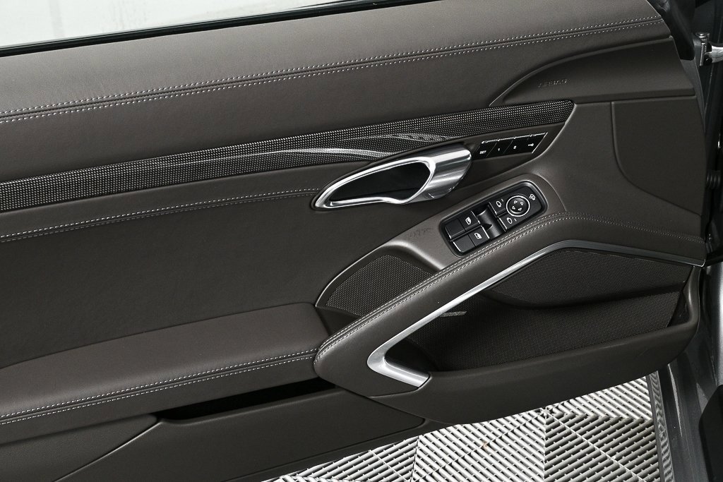 Certified 2017 Porsche 911 Turbo S image 6