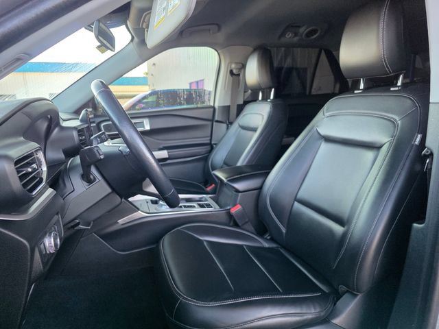 Used 2022 Ford Explorer XLT w/ Equipment Group 202A RWD image 13
