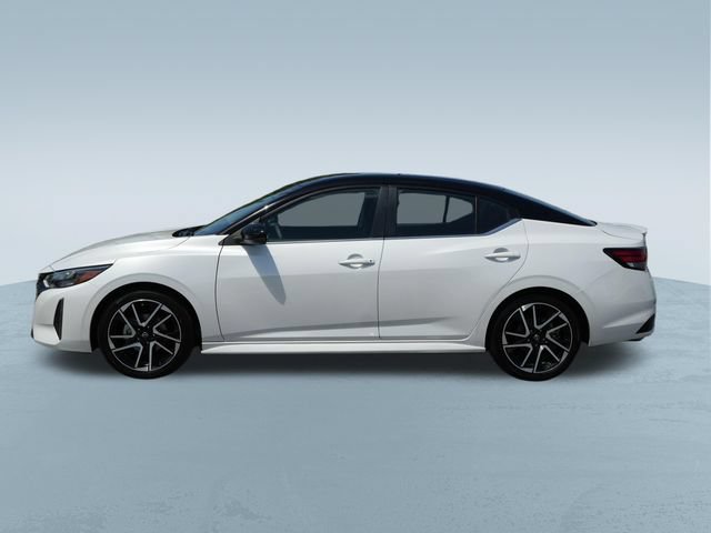 Used 2025 Nissan Sentra SR FWD image 4