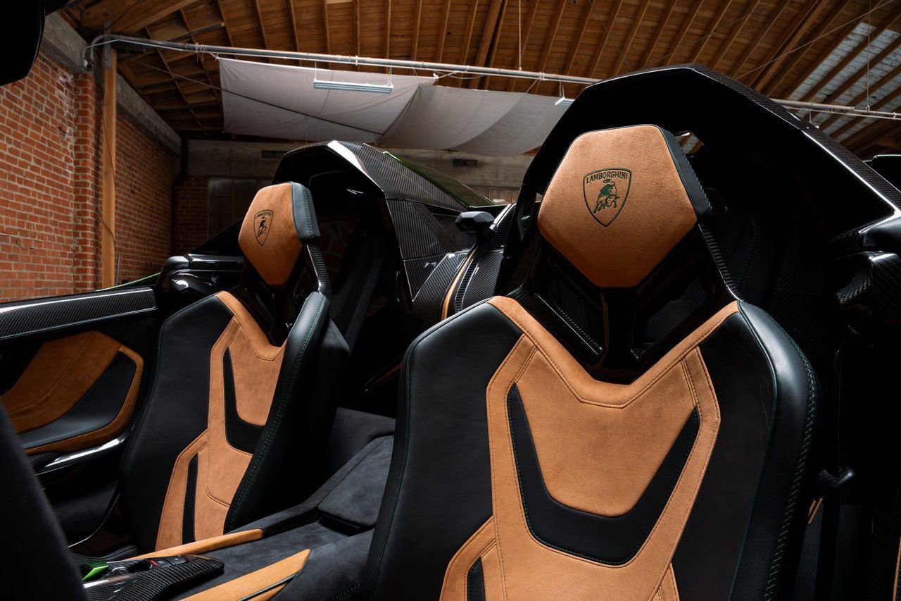 Used 2021 Lamborghini Sian Roadster AWD/4WD image 43