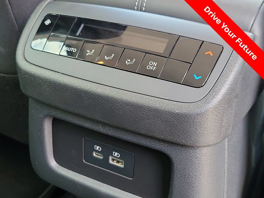 Certified 2025 Nissan Pathfinder SV FWD image 21