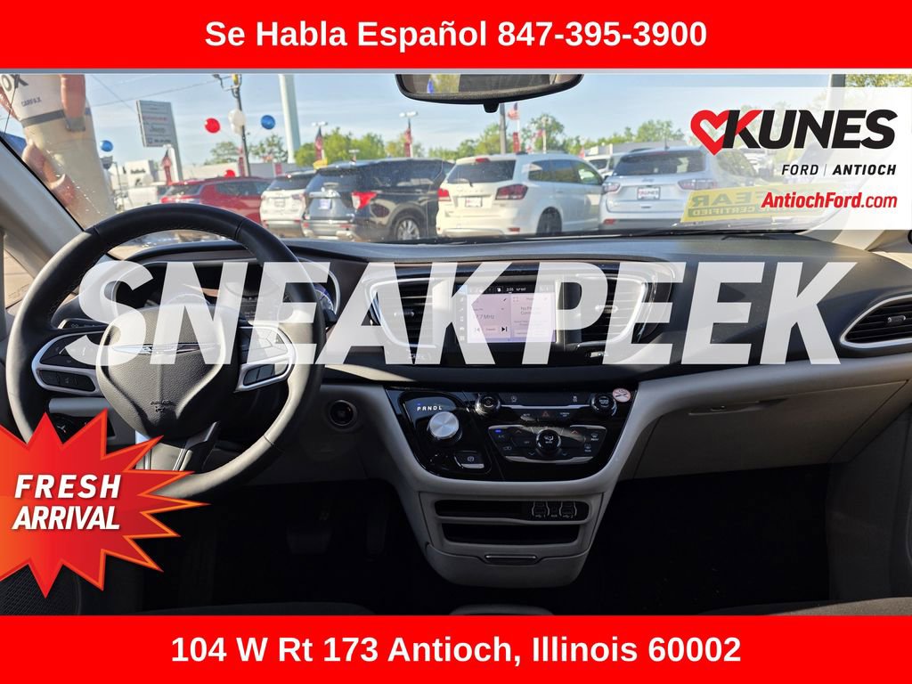Used 2023 Chrysler Voyager LX FWD image 15