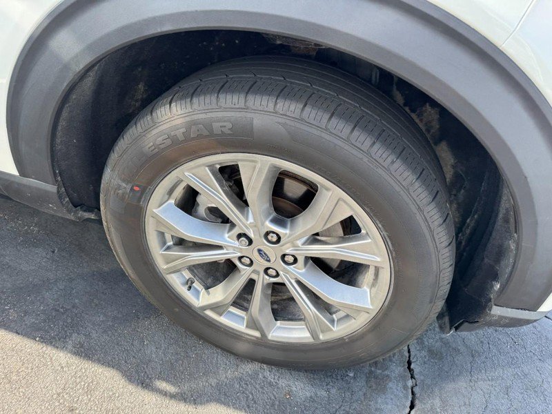 Used 2020 Ford Explorer XLT w/ Equipment Group 202A AWD/4WD image 5