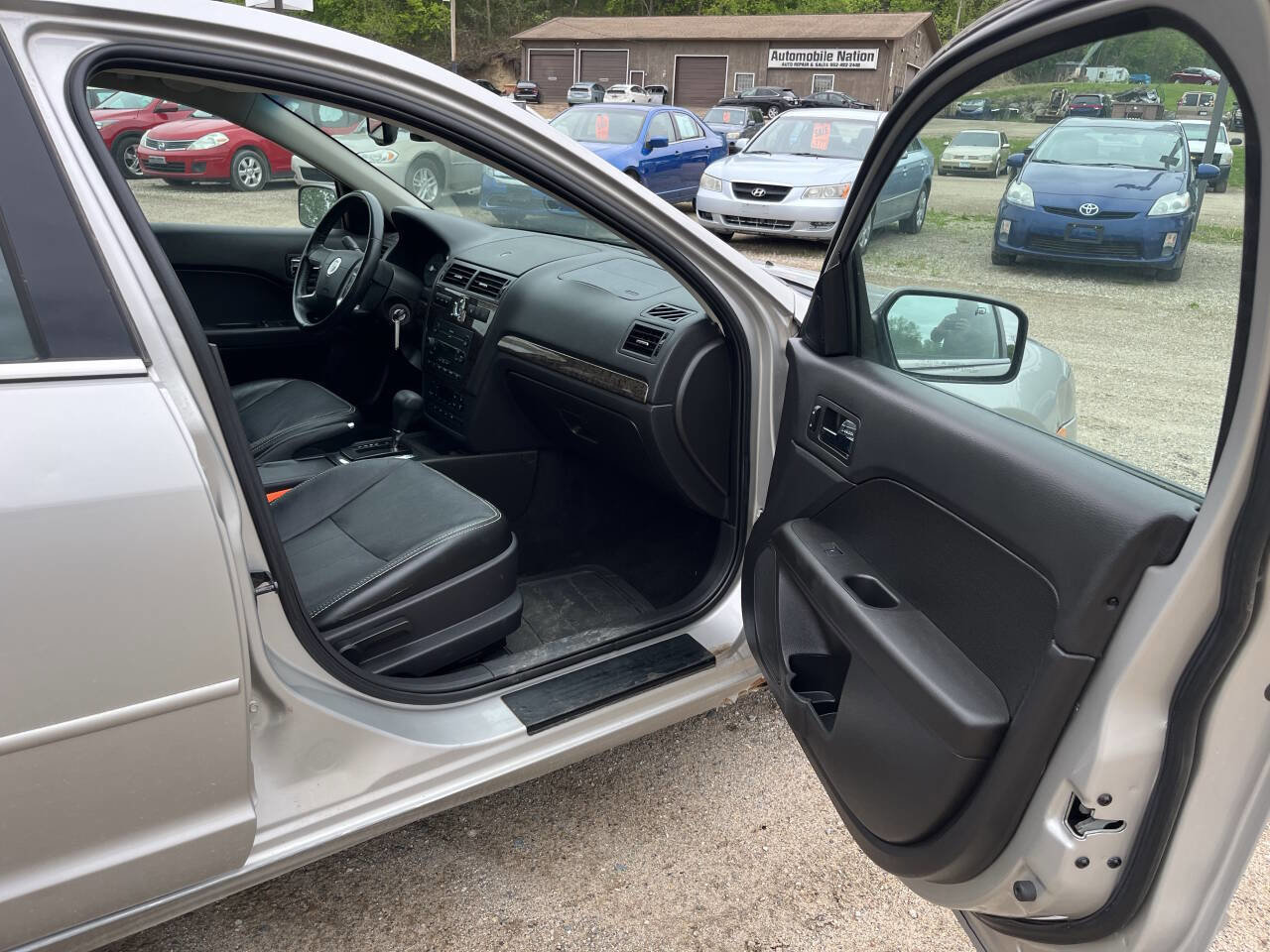 Used 2007 Mercury Milan Premier image 3