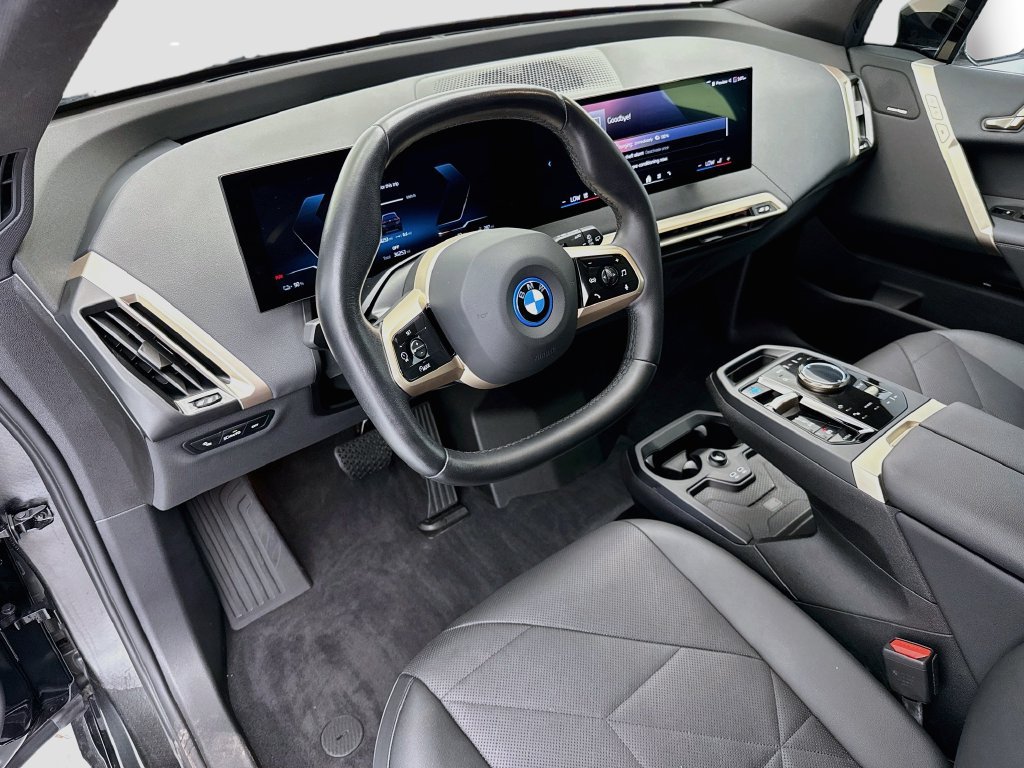 Certified 2024 BMW iX xDrive50 w/ Premium Package AWD/4WD image 9