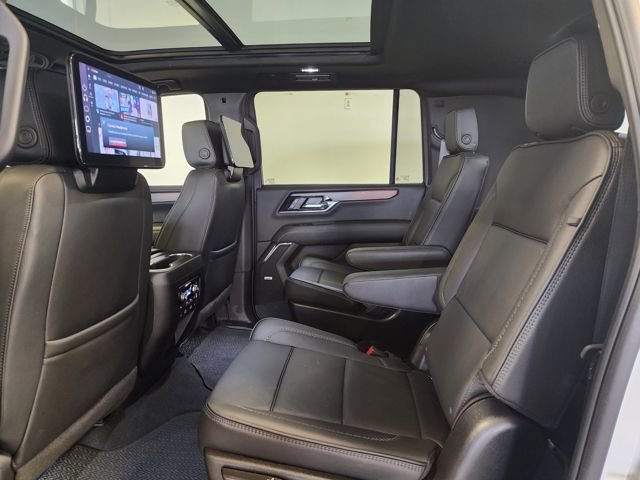 Used 2025 GMC Yukon XL Denali w/ Advanced Technology Package image 15
