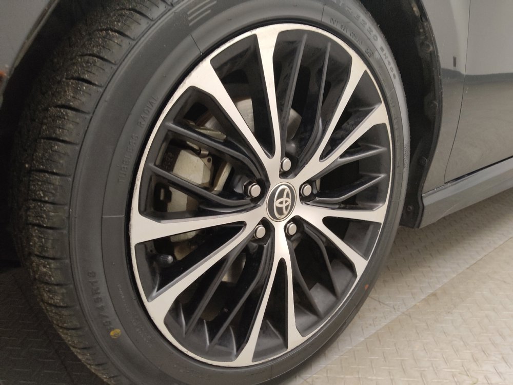 Used 2020 Toyota Camry SE image 31