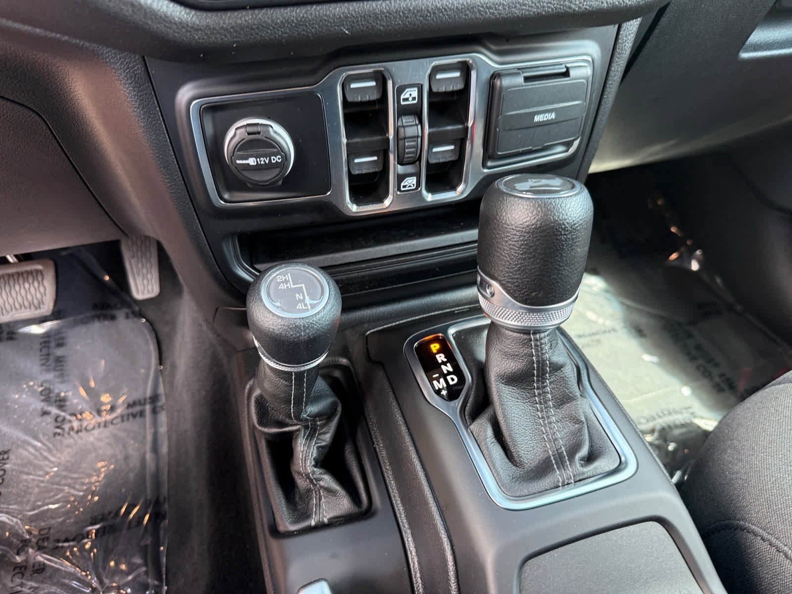 Used 2024 Jeep Wrangler Unlimited Sport AWD/4WD image 21
