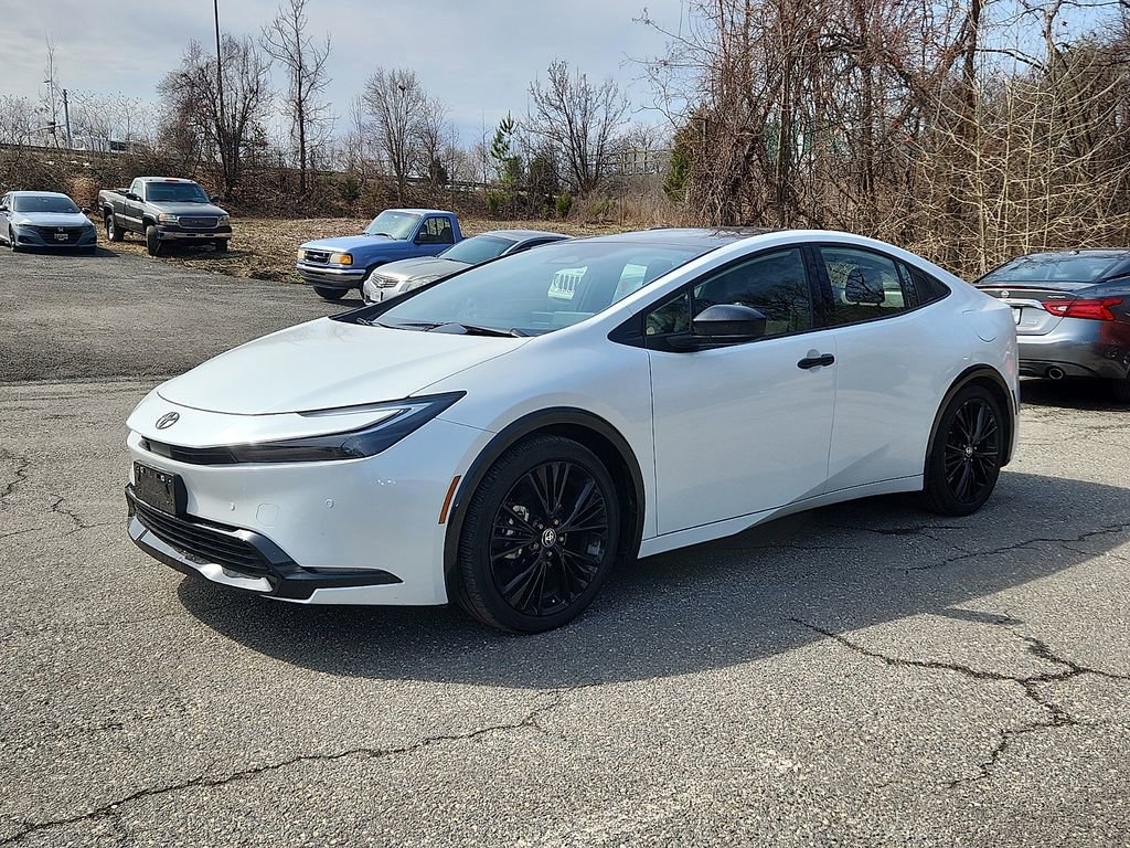 Used 2025 Toyota Prius image 3