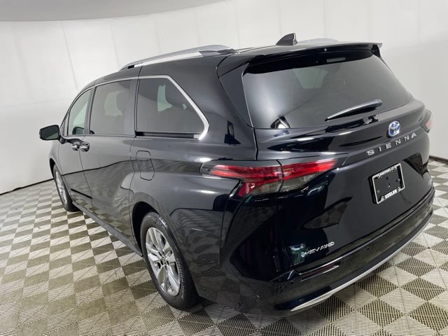 Used 2025 Toyota Sienna Limited AWD/4WD image 6