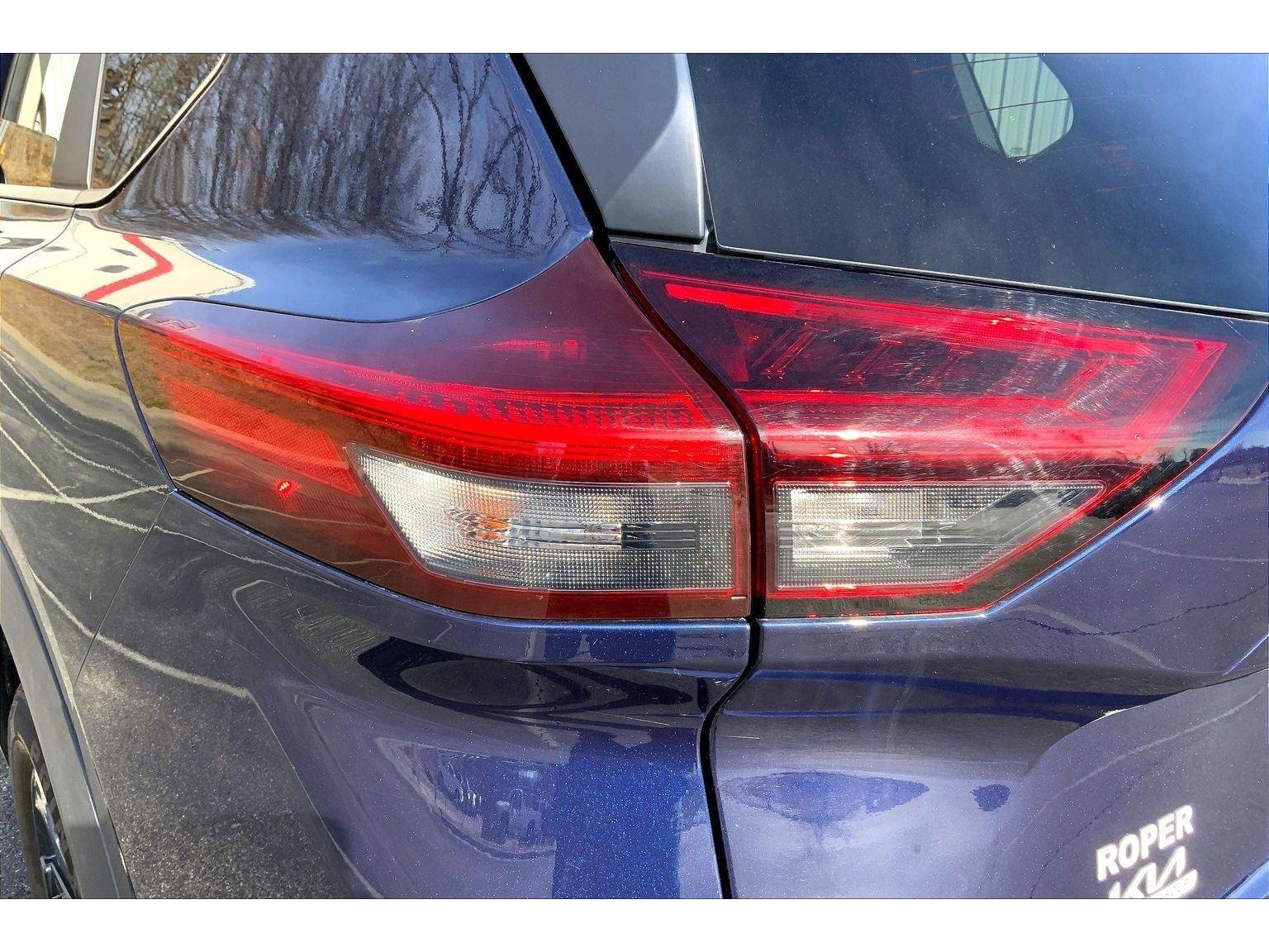 Used 2025 Nissan Rogue SV image 26