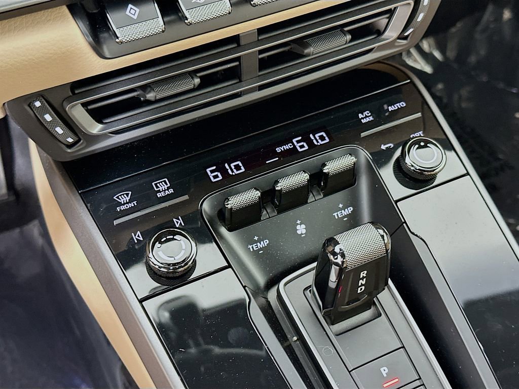 Used 2024 Porsche 911 Carrera image 17