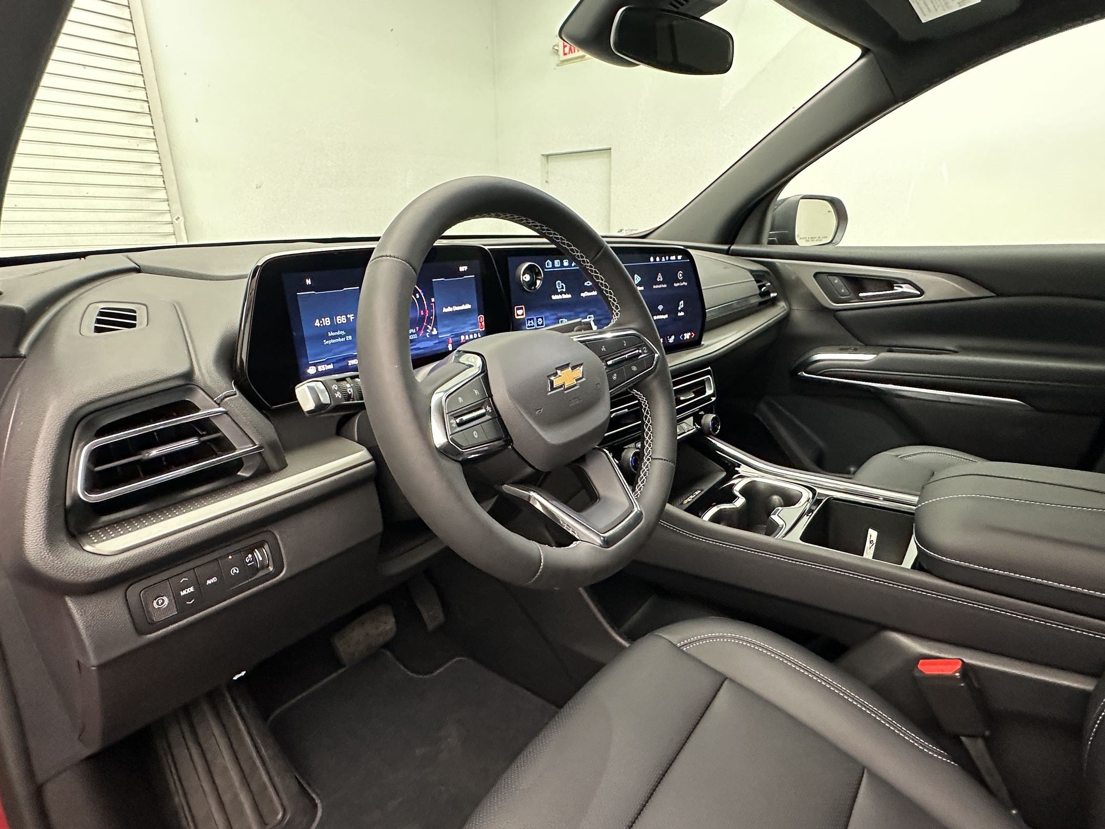 New 2027 Chevrolet Traverse LT w/ LPO, Floor Liner Package AWD/4WD image 4