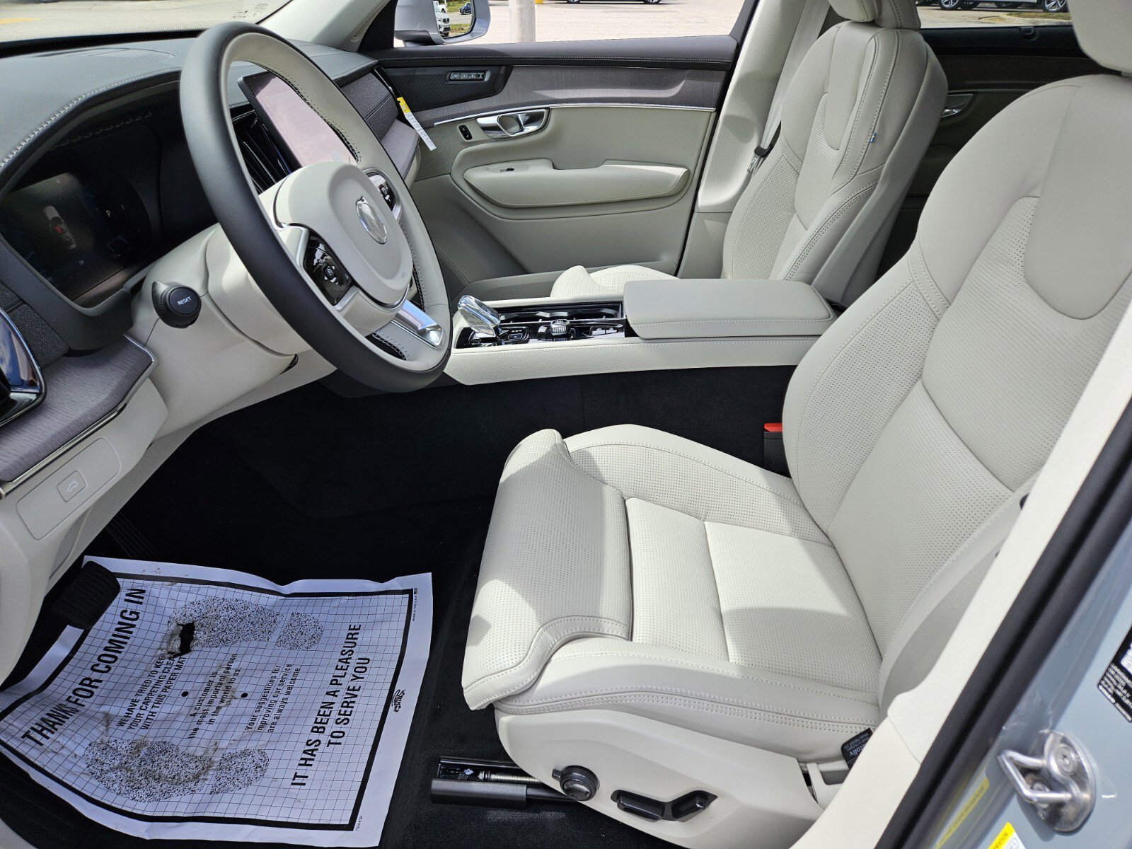 New 2026 Volvo XC90 B6 Ultra w/ Protection Package Premier AWD/4WD image 7