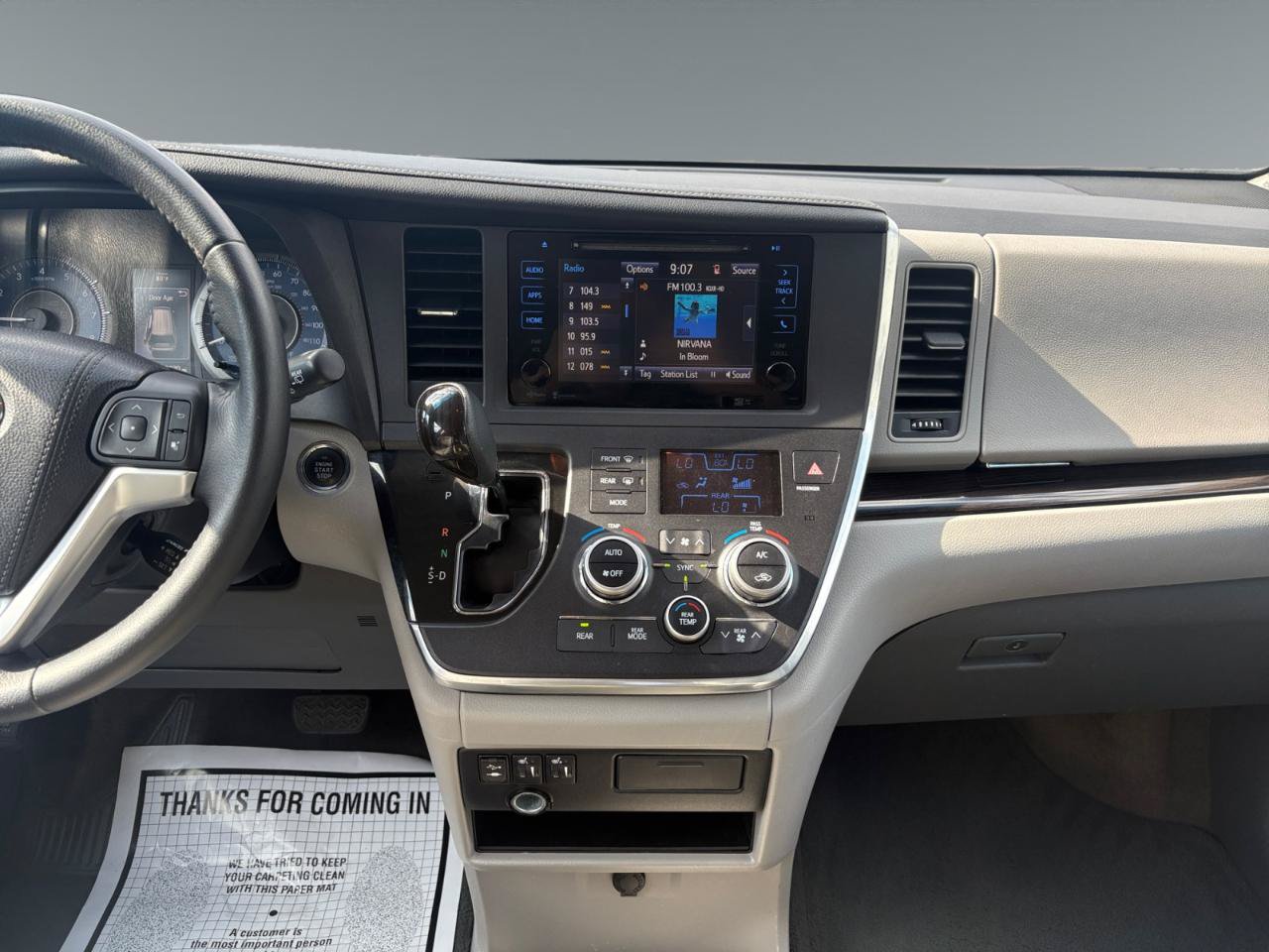 Used 2015 Toyota Sienna XLE w/ XLE Navigation Package FWD image 11