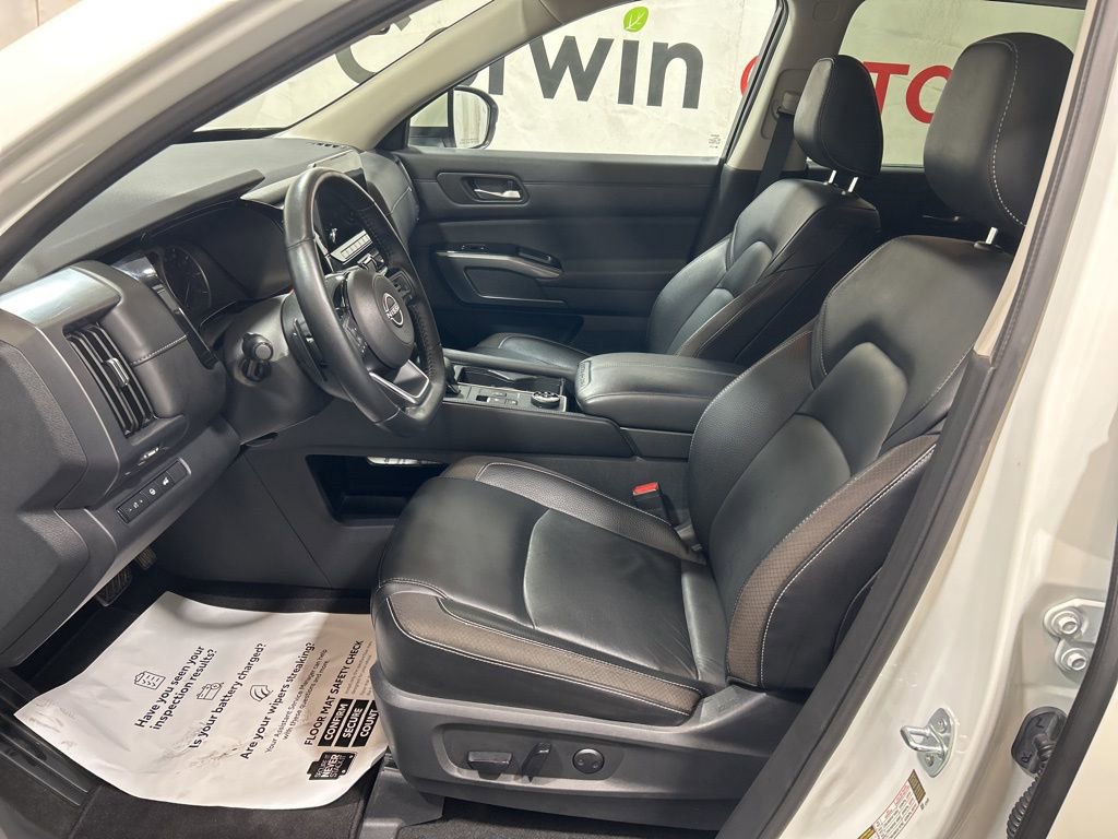 Used 2023 Nissan Pathfinder SL image 29
