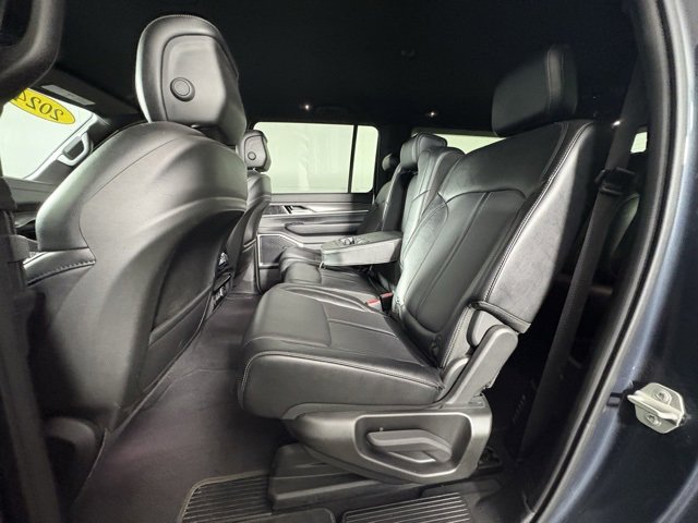 Used 2024 Jeep Wagoneer L Series II w/ Flexible Seating Group image 8