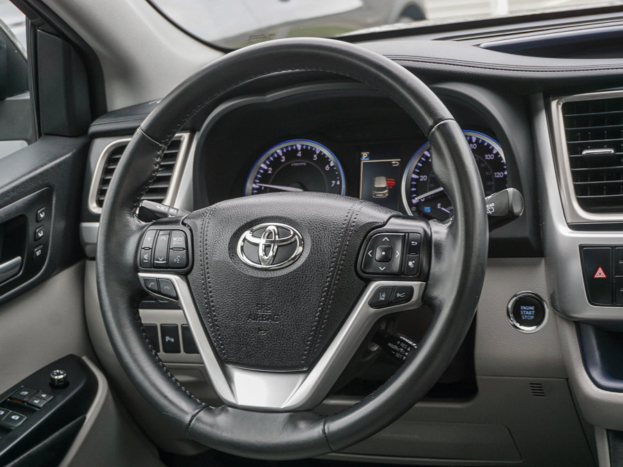 Used 2019 Toyota Highlander Limited AWD/4WD image 17