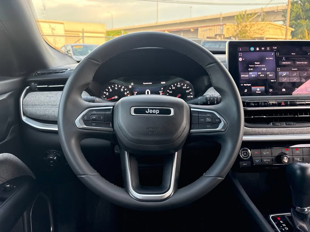 Used 2024 Jeep Compass Latitude AWD/4WD image 18