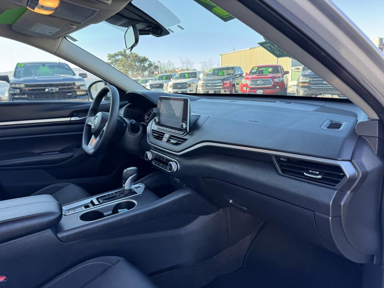 Used 2022 Nissan Altima 2.5 SV image 34