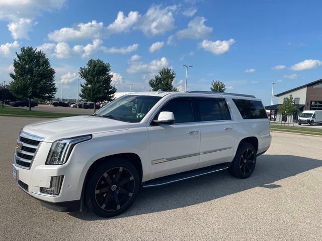 Used 2018 Cadillac Escalade ESV Luxury AWD/4WD image 6