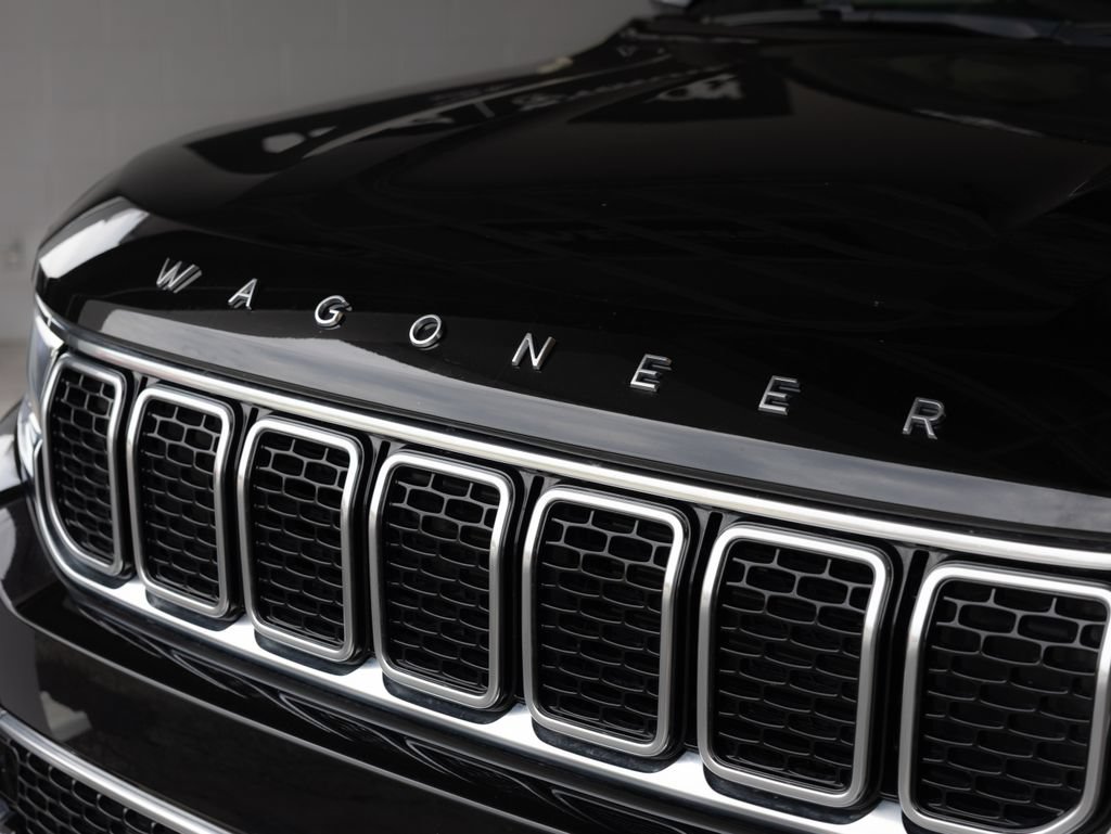 Used 2022 Jeep Wagoneer Series II w/ Premium Group I AWD/4WD image 6