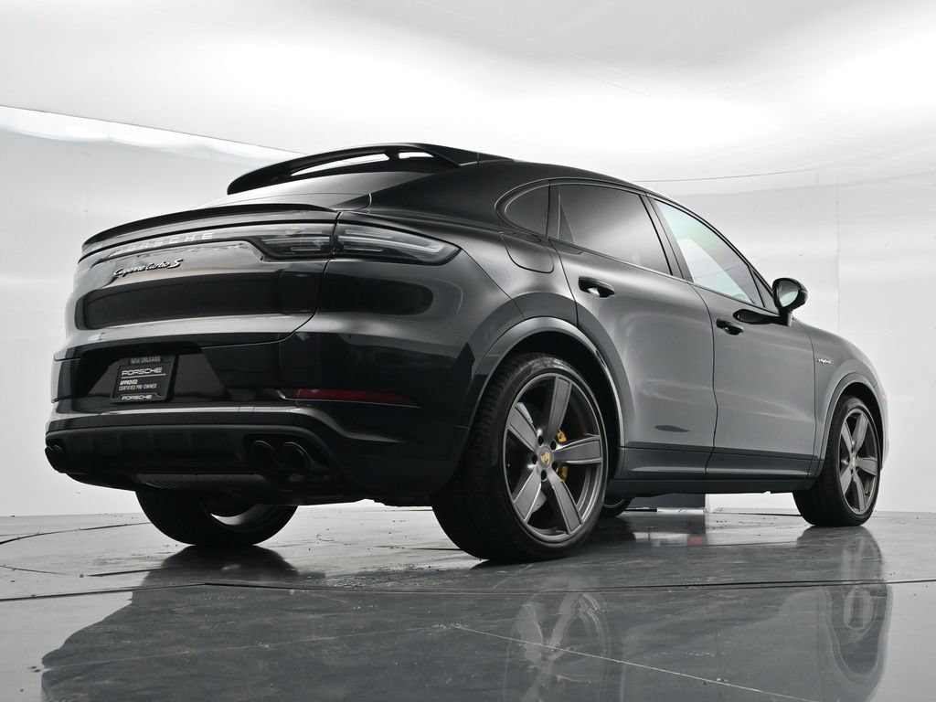 Certified 2023 Porsche Cayenne Turbo S AWD/4WD image 35