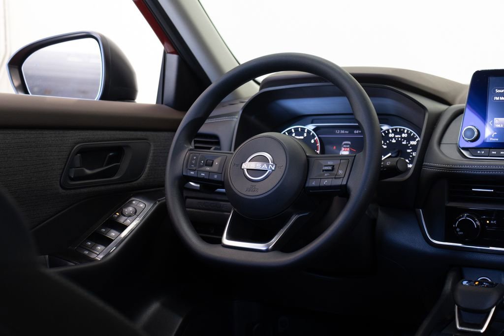 Used 2023 Nissan Rogue S image 24