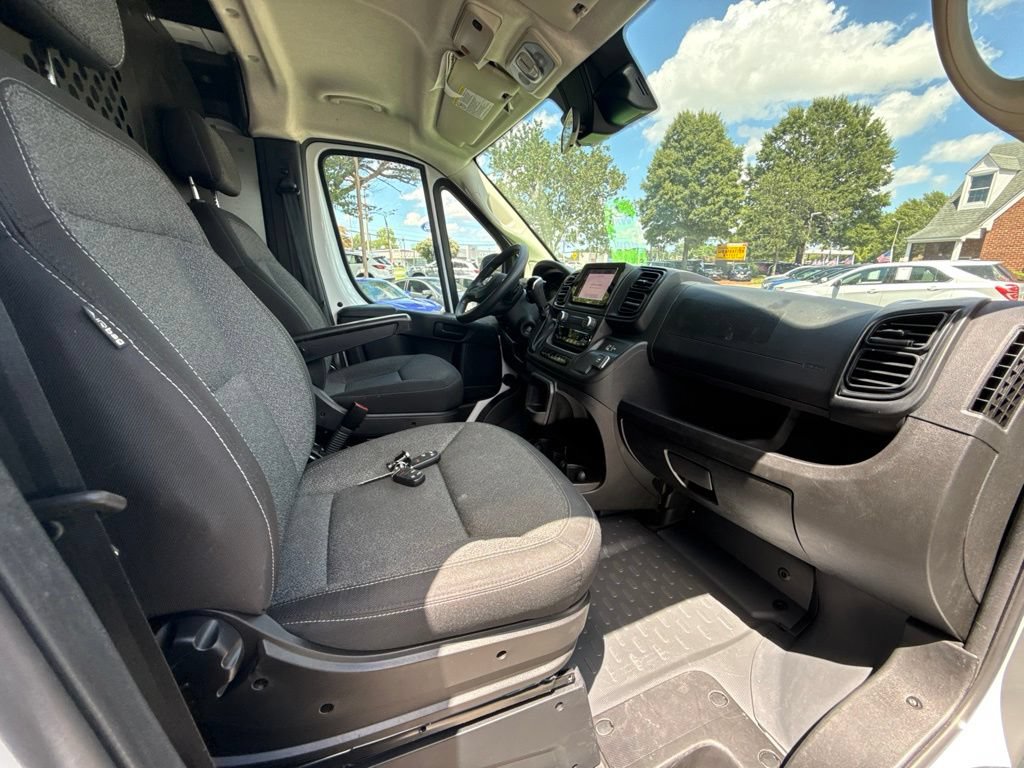 Used 2025 RAM ProMaster 2500 w/ U-Haul Equipment Group FWD image 11