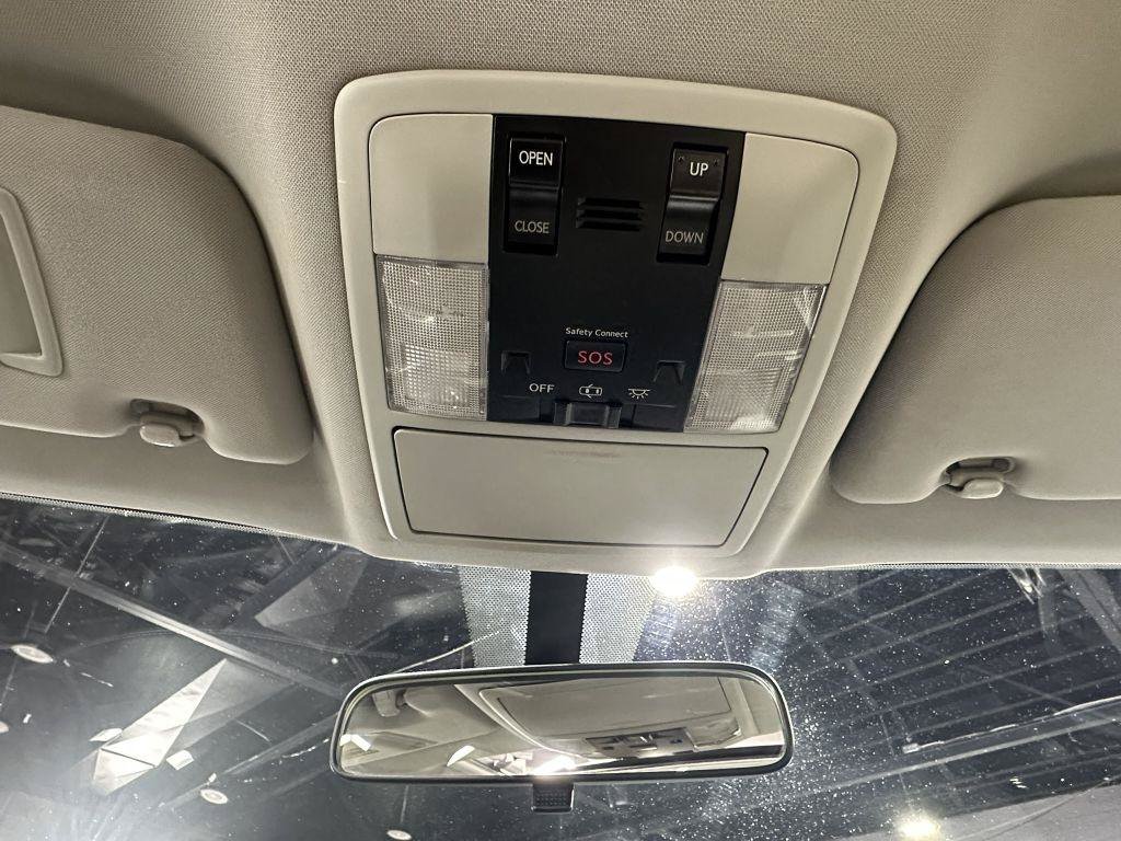 Used 2013 Lexus CT 200h FWD image 16
