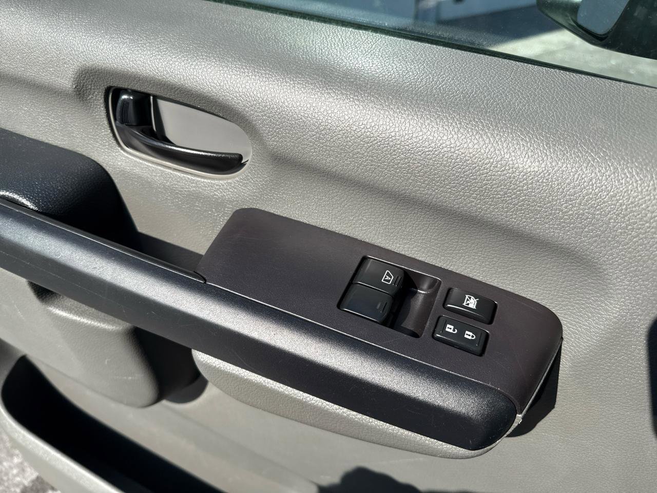 Used 2016 Nissan NV 2500 SV image 9