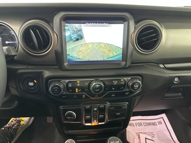 Used 2023 Jeep Wrangler Unlimited w/ Cold Weather Group image 22