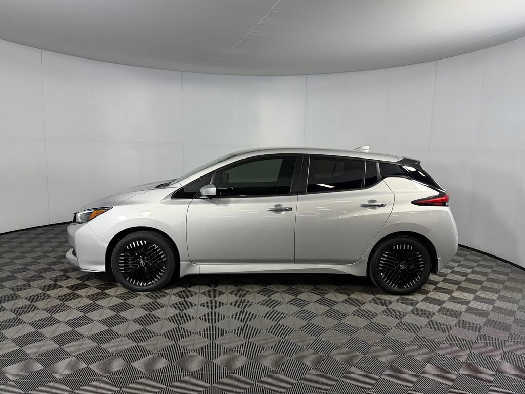 Used 2025 Nissan Leaf SV Plus FWD image 11