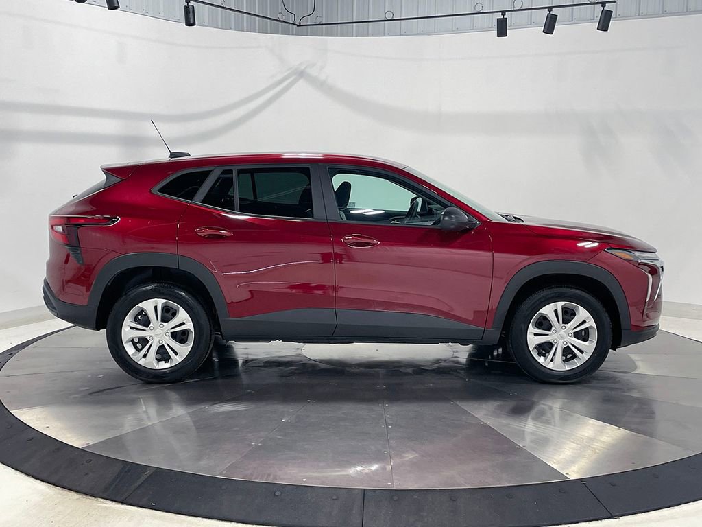 Used 2024 Chevrolet Trax LS w/ Driver Confidence Package image 10