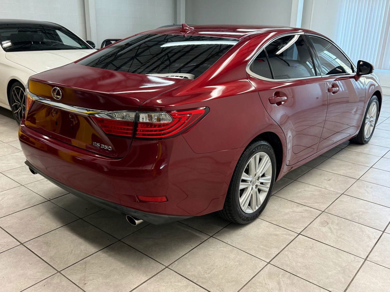 Used 2013 Lexus ES 350 w/ Premium Pkg image 9