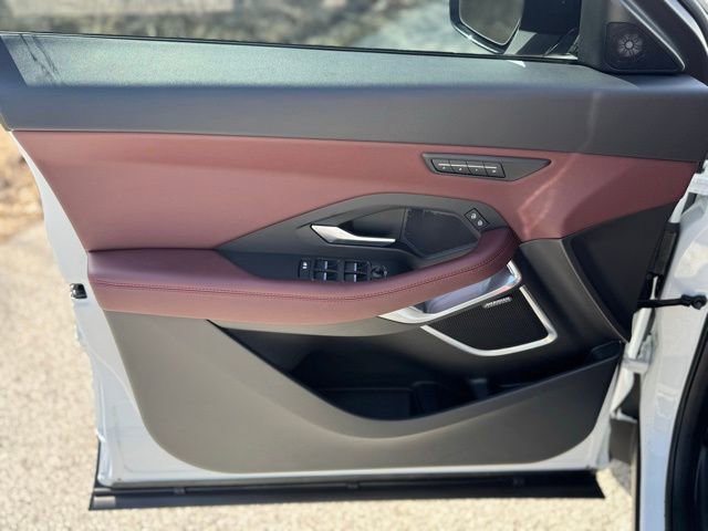 Used 2024 Jaguar E-PACE R-Dynamic SE image 9