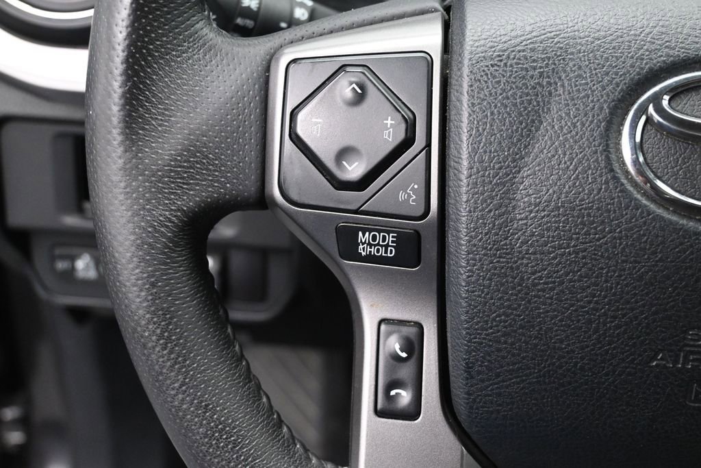 Certified 2017 Toyota Tacoma Limited AWD/4WD image 15