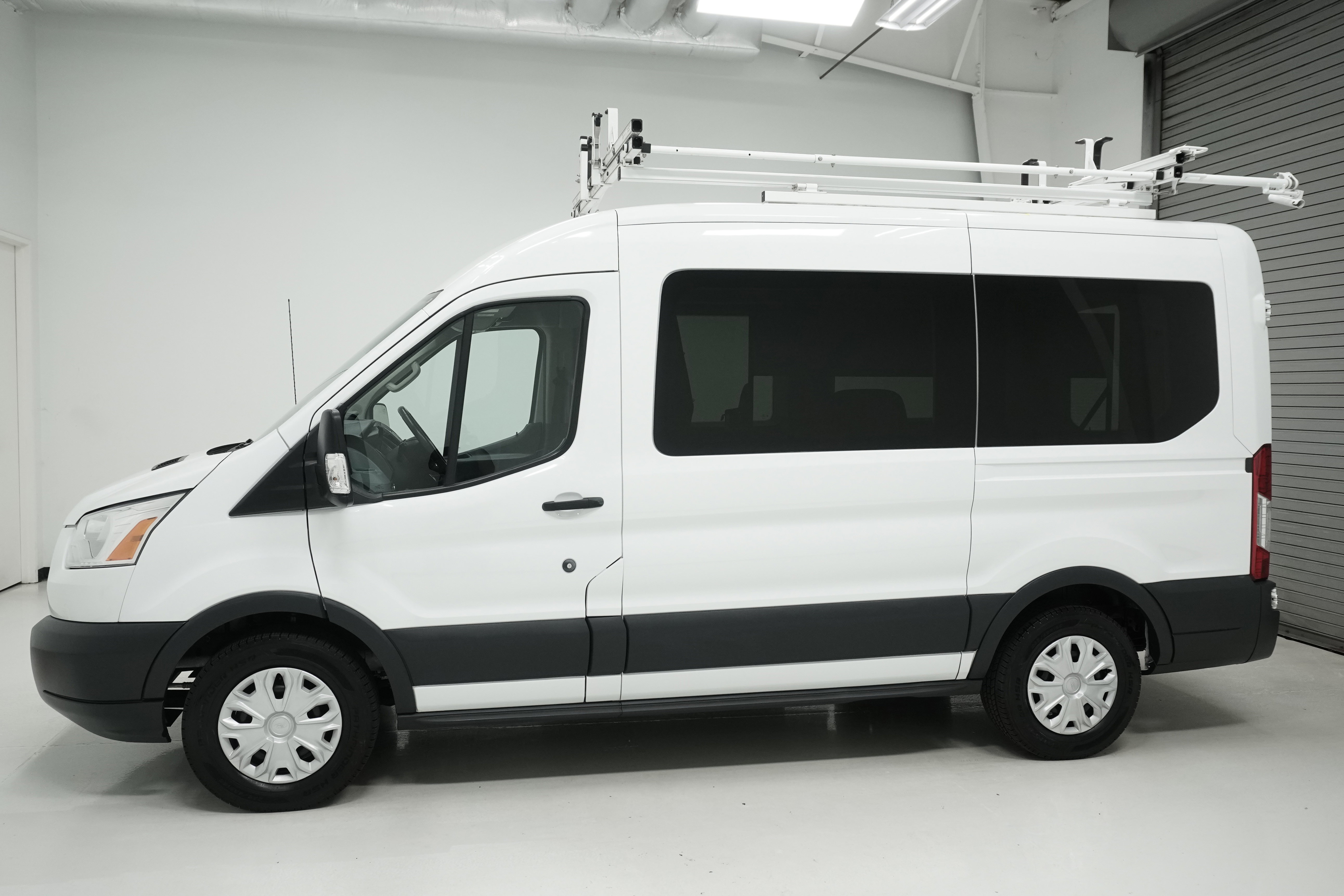 Used 2018 Ford Transit 150 XLT RWD image 5