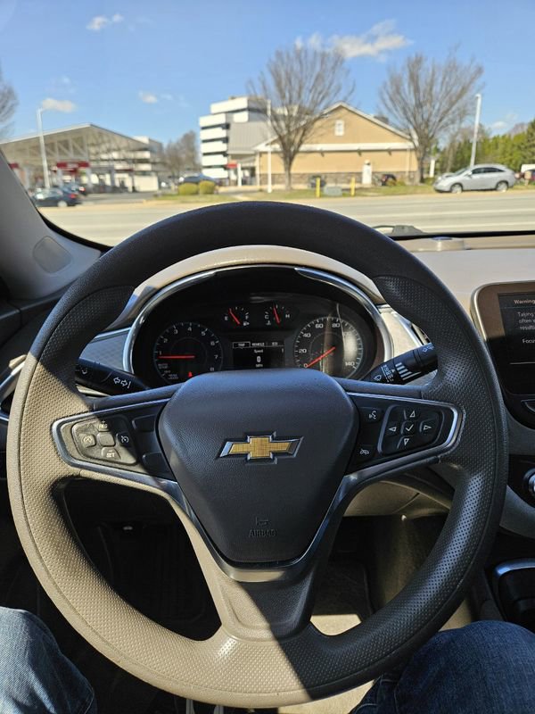 Used 2020 Chevrolet Malibu LT image 10
