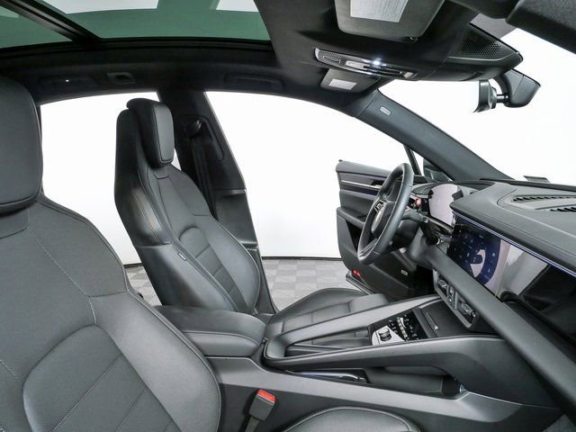 Certified 2025 Porsche Macan Electric RWD image 24
