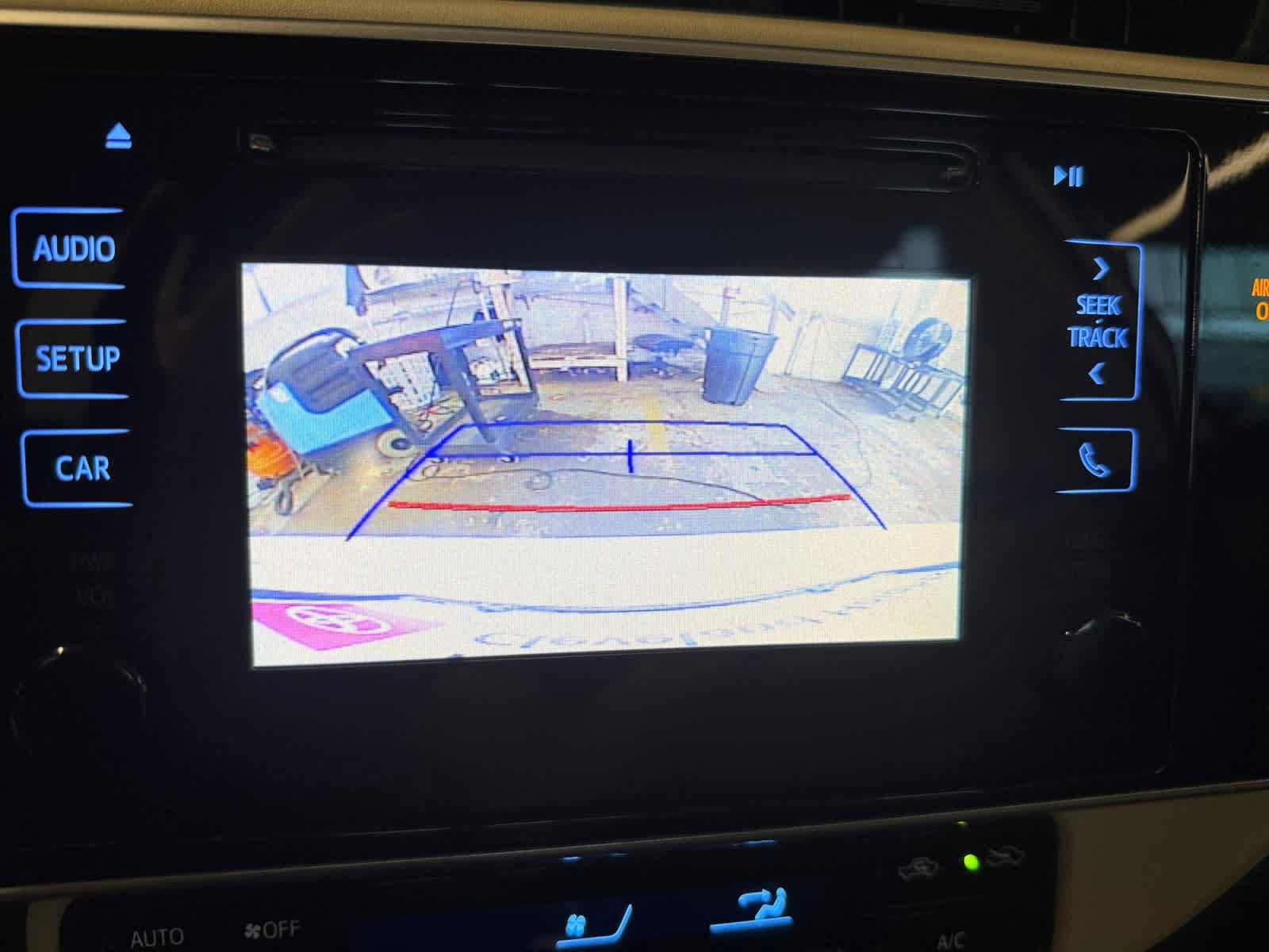 Used 2017 Toyota Corolla LE w/ Carpet Mat Package (TMS) FWD image 16