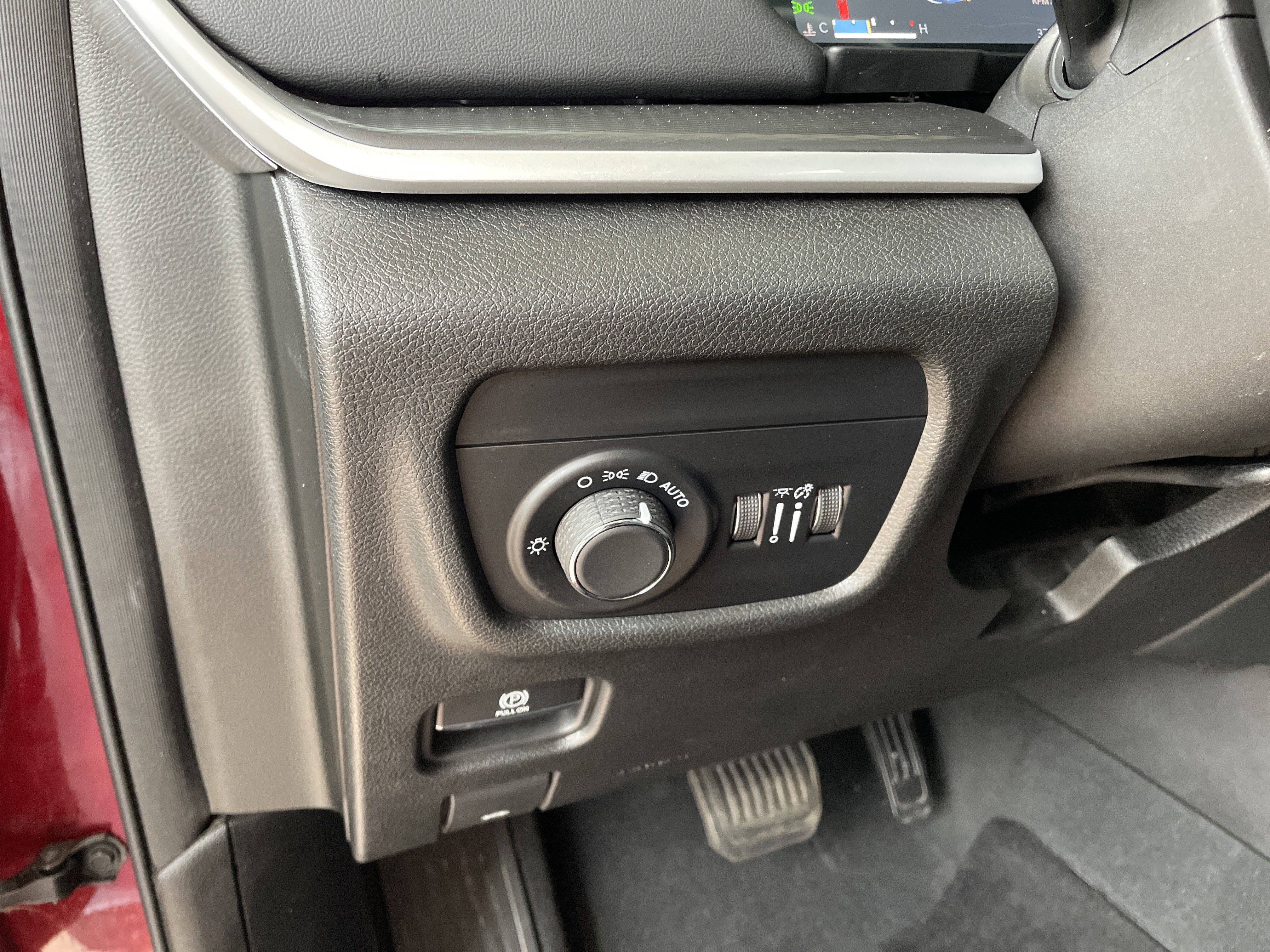 Used 2023 Jeep Grand Cherokee Laredo w/ MOPAR Finishing Package image 26