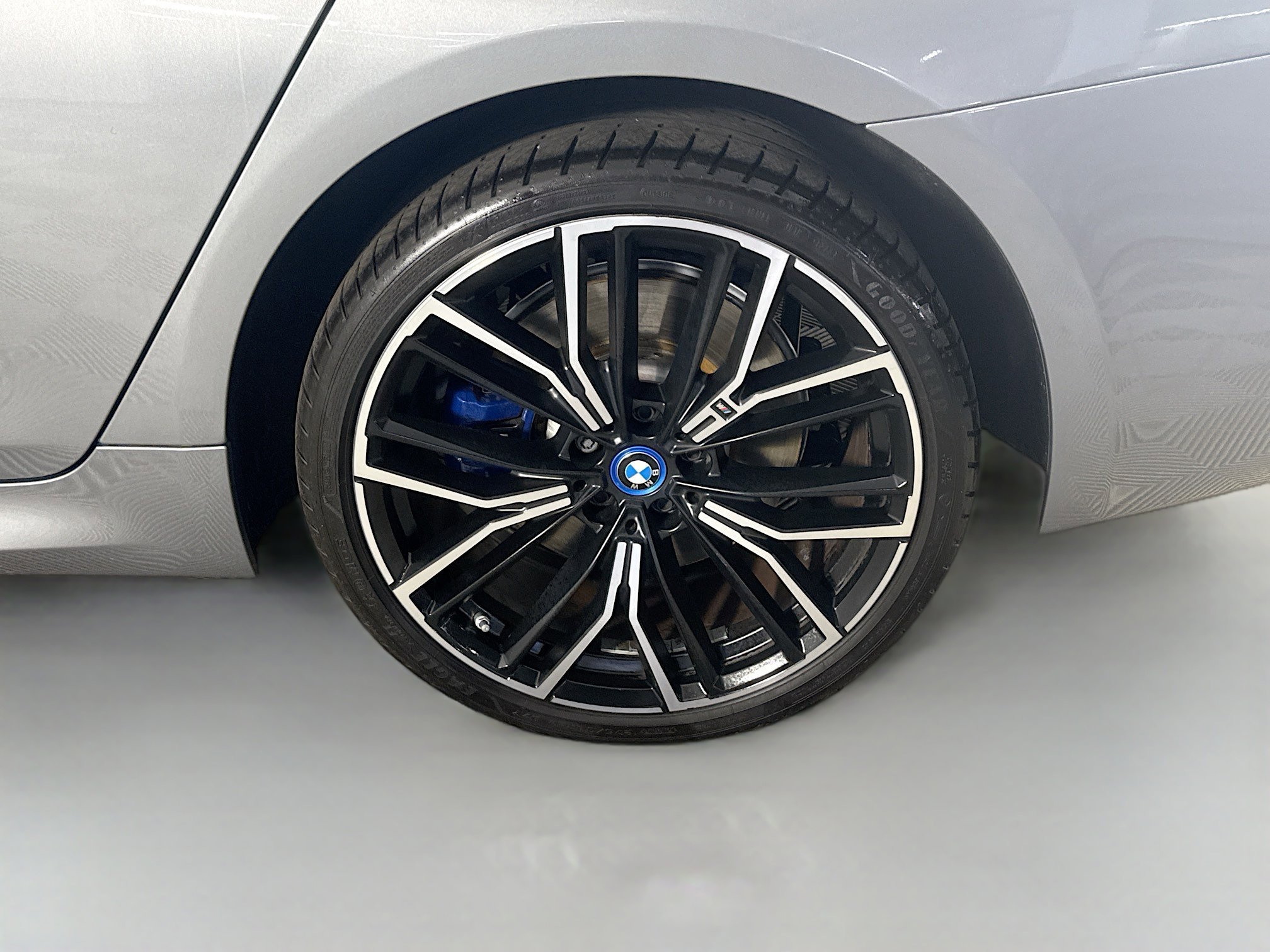 Used 2023 BMW 530e w/ M Sport Package RWD image 37