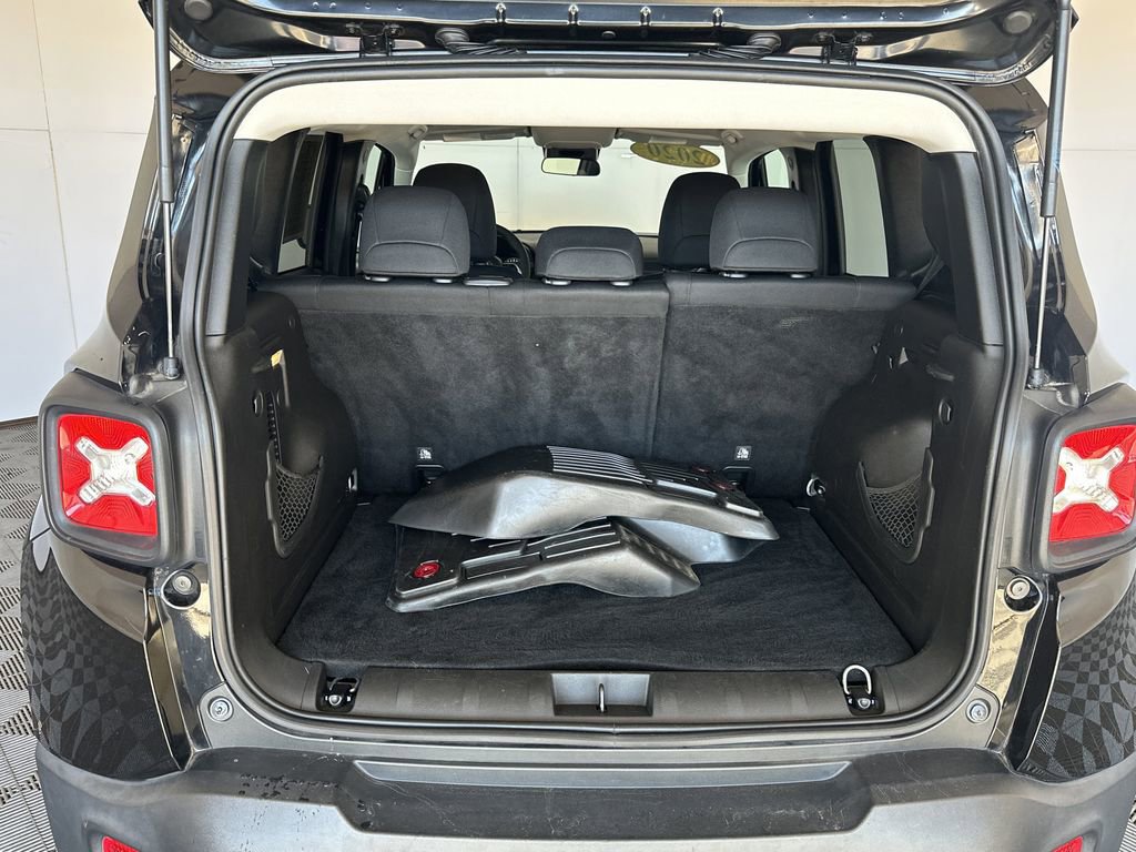 Used 2020 Jeep Renegade Sport w/ Sport Appearance Group image 30