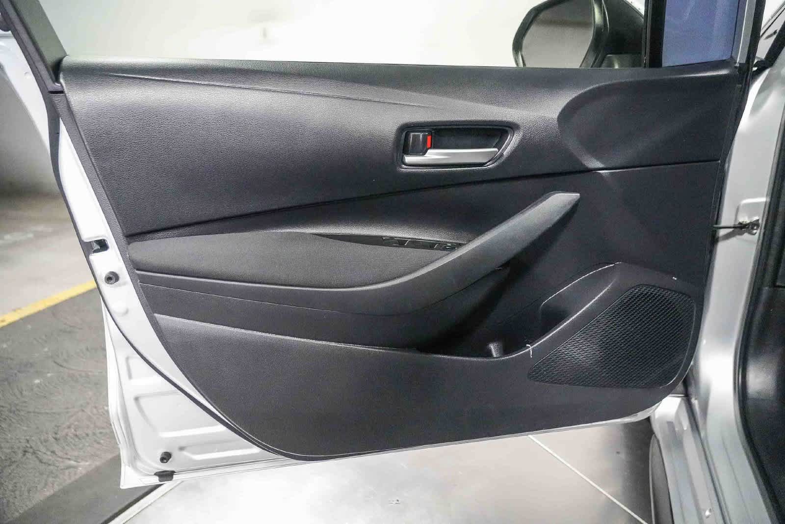 Certified 2026 Toyota Corolla SE w/ SE Package FWD image 21