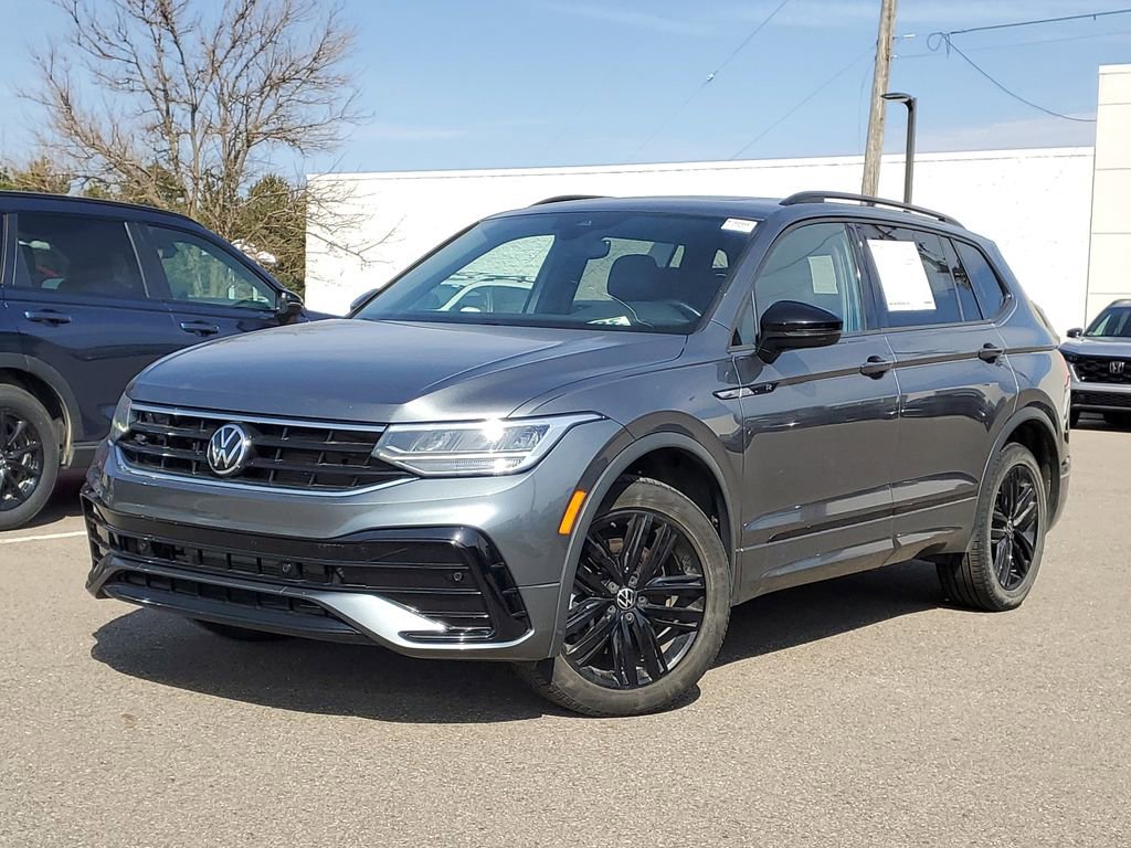 Used 2022 Volkswagen Tiguan SE R-Line image 35