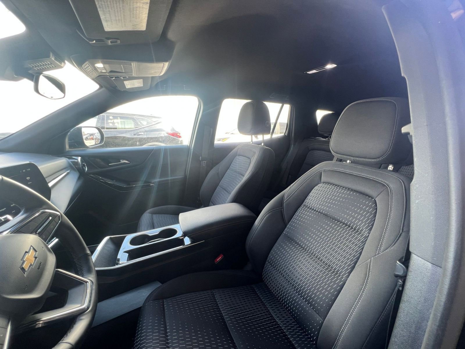 Used 2025 Chevrolet Equinox LT image 36